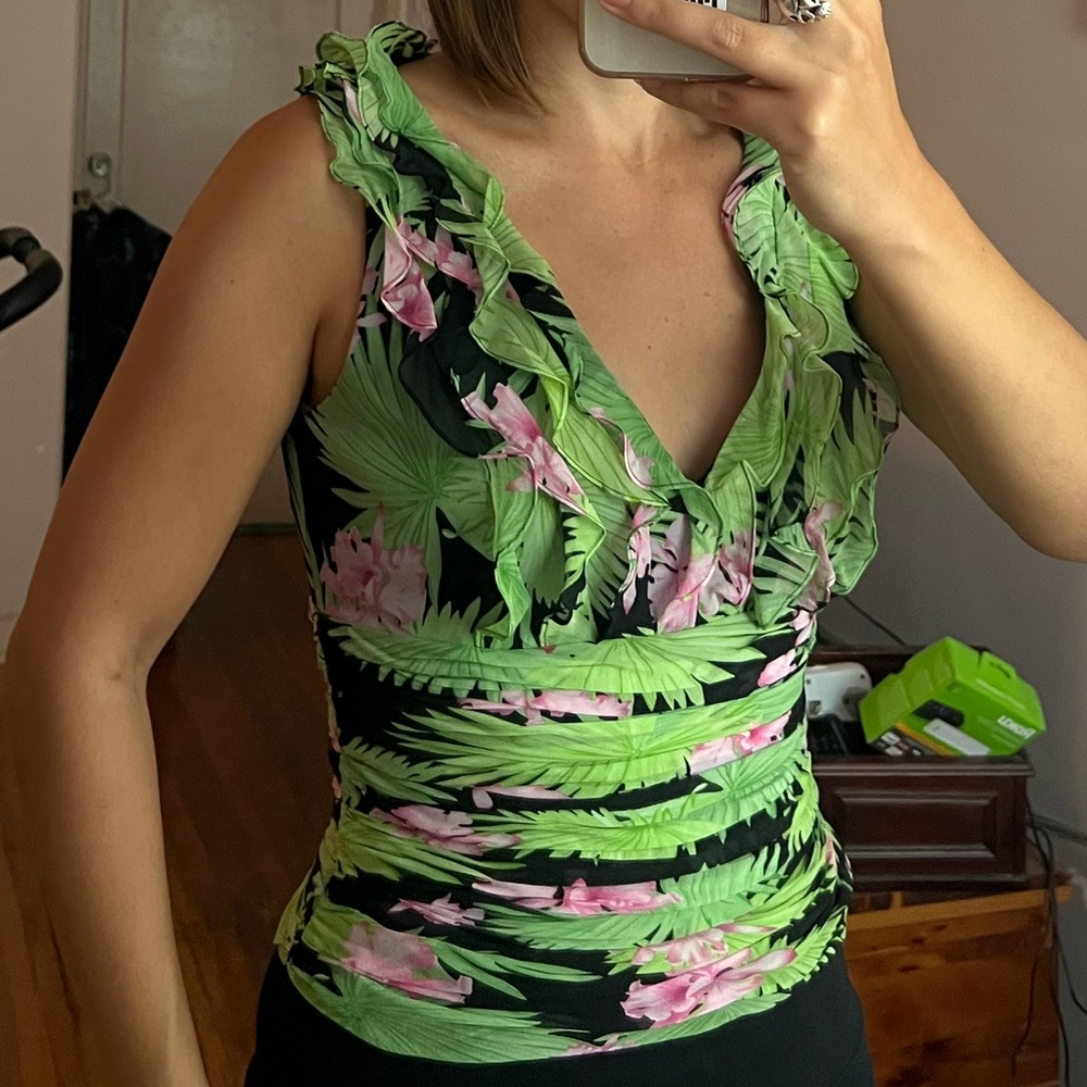 Kay Unger NWT luau top